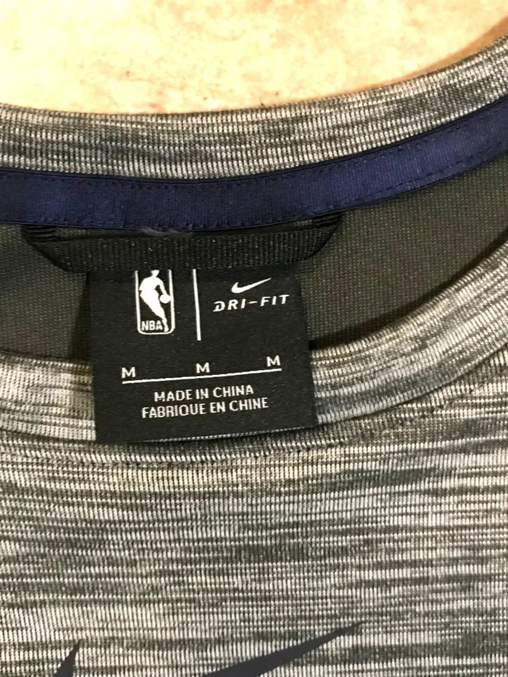 Men's Nike Heathered Memphis Grizzlies Spotlight Performance Sweatshirt-Size M
